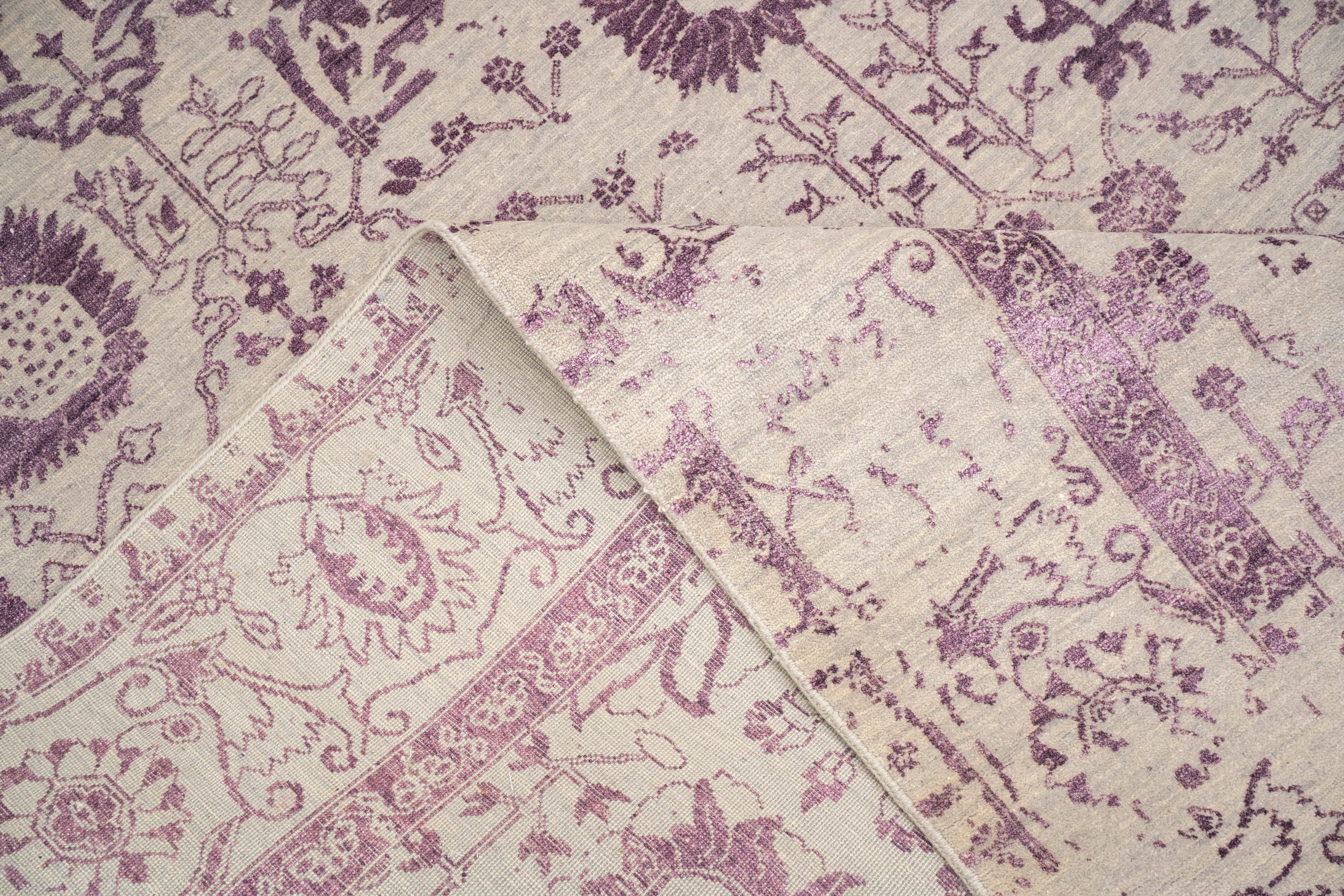 Handknotted Carpet, DIA - 4351 VASE 3, Silver & Wine